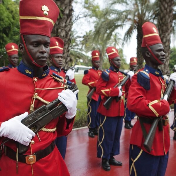 C409dfbad2084a0c018e80a433e03e19 600x600