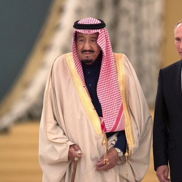 D836dc0b3d82f949f64546dfc0631942 600x600